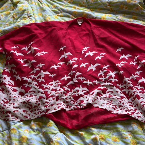 Anthropologie Pins and Needles red, cropped kimono with bird pattern Size M. - Picture 4 of 9